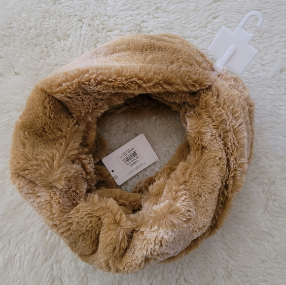 Soft Faux Fur EVANNA Circle Scarf by GoldToe - Picture 2 of 7